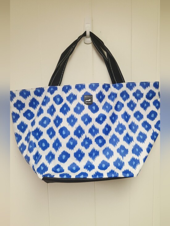 Scout Handbags - Scout Sport Huge Blue and White Patterned Tote with Black Handles Zipper Top